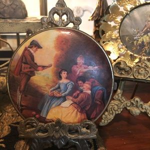 Vintage Padded bifold mirror